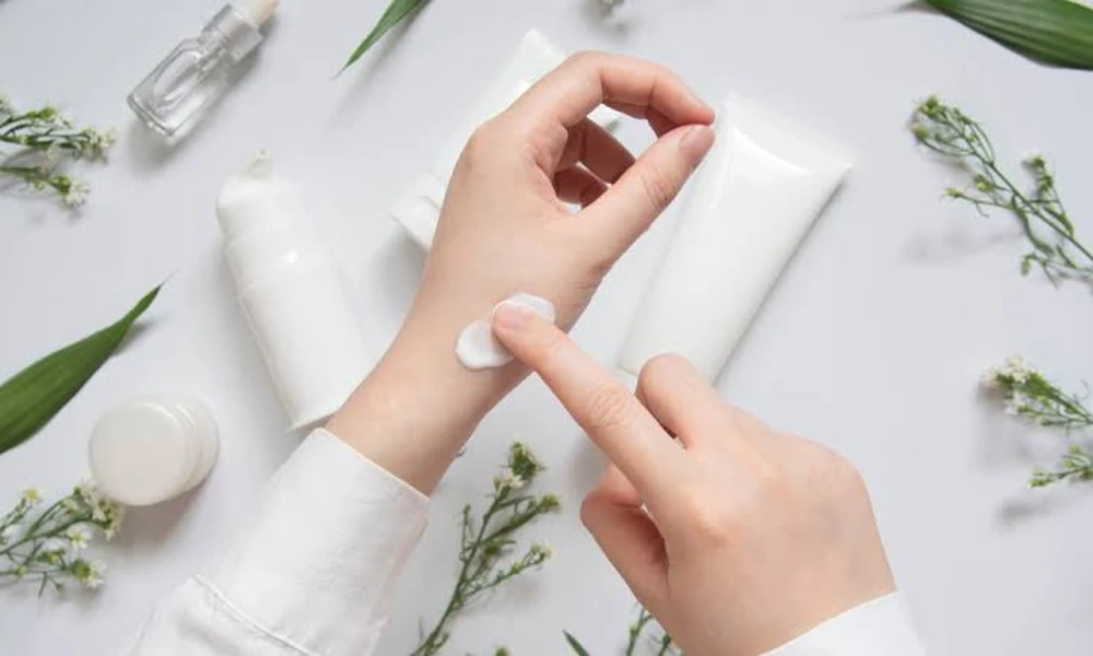 Building a Smarter Skincare Routine with Glow Peptide
